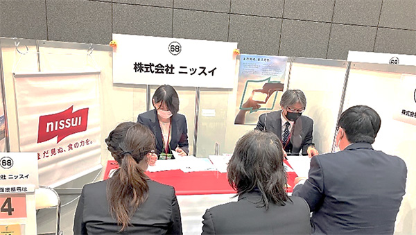 [Photo] Tokyo Labor Bureau Employment Interview Event for People with Disabilities